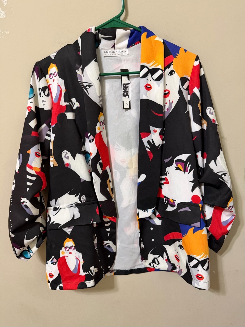 Antonella med Women’s Black Graphic Face Print Blazer funky eclectic 1980 chic